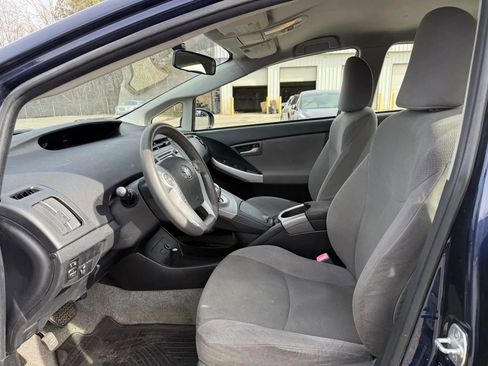 Used 2013 Toyota Prius One image 2