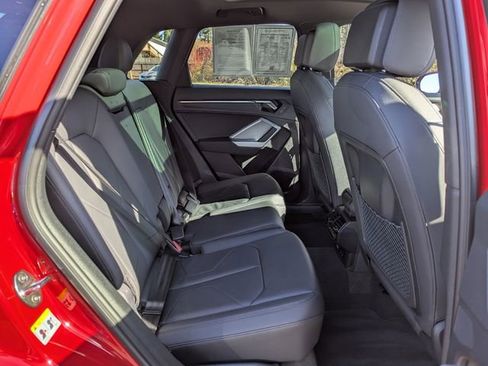 Used 2025 Audi Q3 2.0T Premium image 33