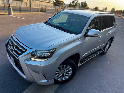 Used 2014 Lexus GX 460 w/ Premium Package AWD/4WD image 20