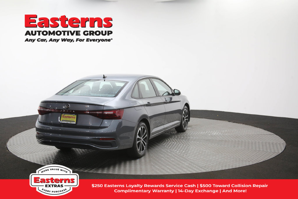 Used 2025 Volkswagen Jetta Sport FWD image 40