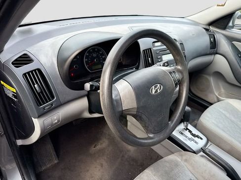 Used 2010 Hyundai Elantra GLS image 10