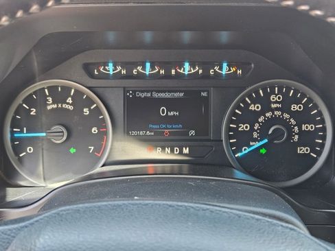 Used 2019 Ford F150 XLT w/ Equipment Group 302A Luxury AWD/4WD image 10
