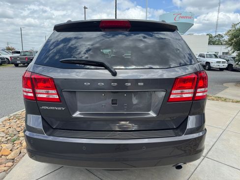 Used 2020 Dodge Journey SE FWD image 7