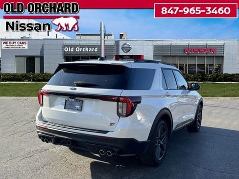 Used 2025 Ford Explorer ST image 4