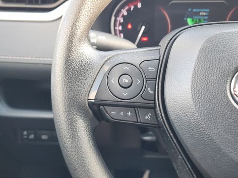 Used 2025 Toyota RAV4 XLE FWD image 22
