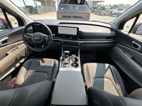 New 2026 Kia Carnival EX FWD image 21