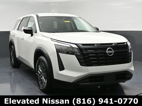 New 2026 Nissan Pathfinder S image 1