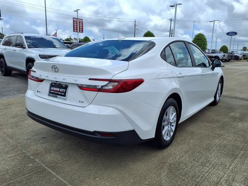 Used 2026 Toyota Camry LE FWD image 4