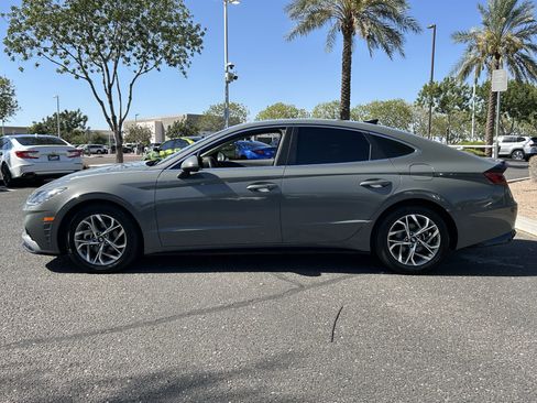 Used 2021 Hyundai Sonata SEL FWD image 2