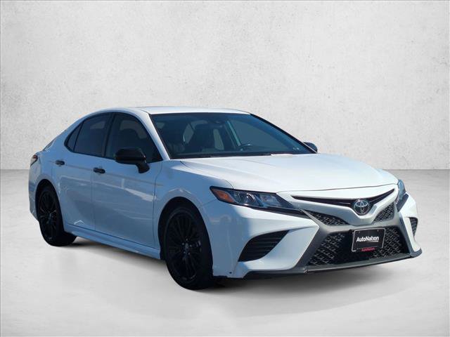 Used 2020 Toyota Camry SE w/ Carpet Mat Package FWD image 3