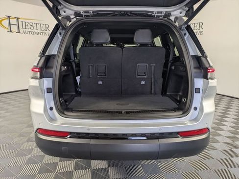 Used 2024 Jeep Grand Cherokee L Altitude RWD image 28