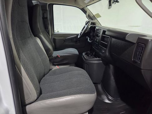 Used 2025 Chevrolet Express 2500 w/ Driver Convenience Package RWD image 13