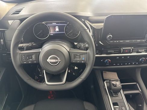 New 2025 Nissan Pathfinder SV image 31