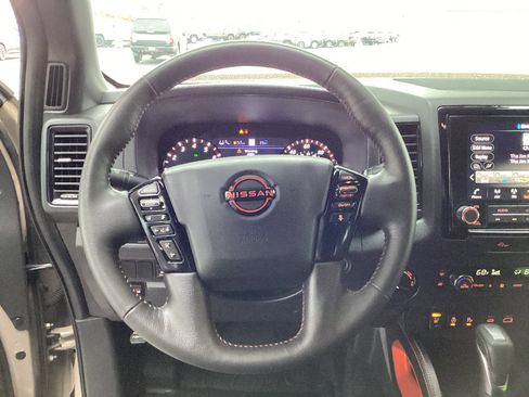 Used 2023 Nissan Frontier PRO-4X w/ Pro Convenience Package image 16
