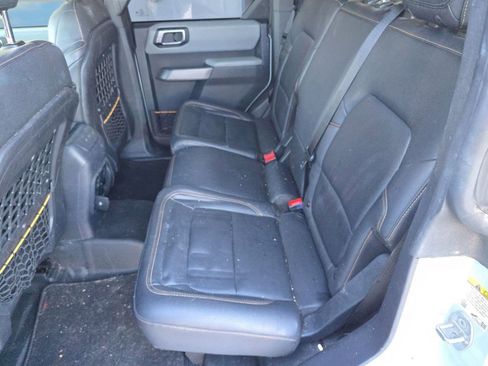 Used 2022 Ford Bronco Badlands image 12