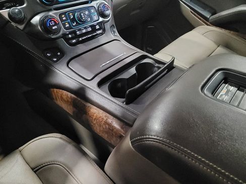 Used 2019 Chevrolet Tahoe Premier AWD/4WD image 26