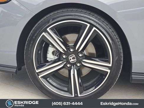 Used 2025 Honda Accord Sport image 14