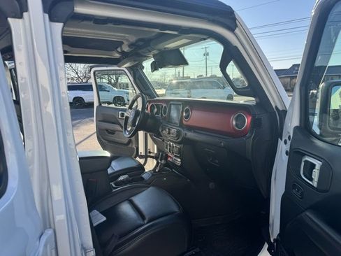 Used 2020 Jeep Gladiator Rubicon image 11