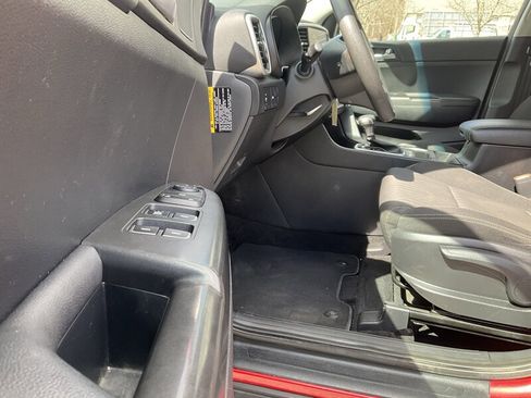 Used 2021 Kia Sportage LX image 22