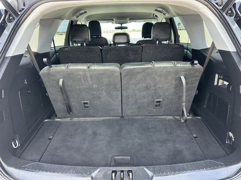 Used 2023 Ford Explorer XLT w/ Equipment Group 202A RWD image 13