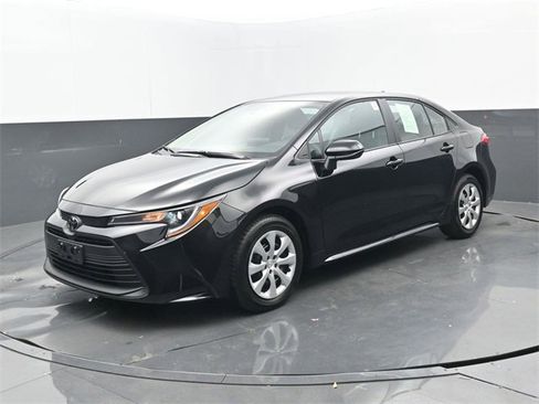 Used 2026 Toyota Corolla LE image 21