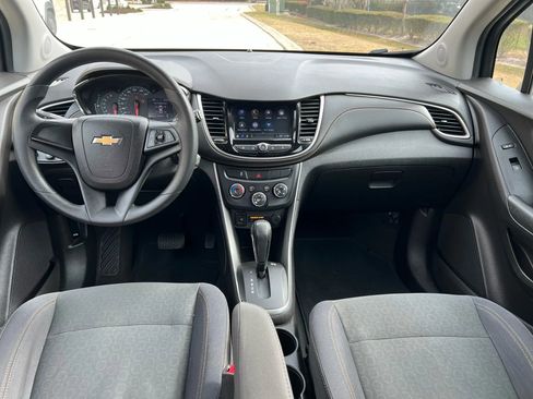 Used 2018 Chevrolet Trax LS image 10