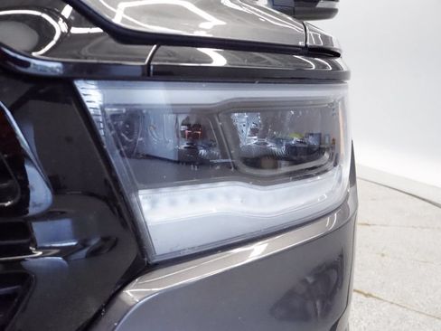 Used 2024 RAM 1500 Laramie AWD/4WD image 12