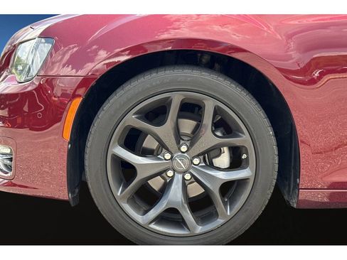 Used 2023 Chrysler 300 Touring L w/ Popular Equipment Group RWD image 9