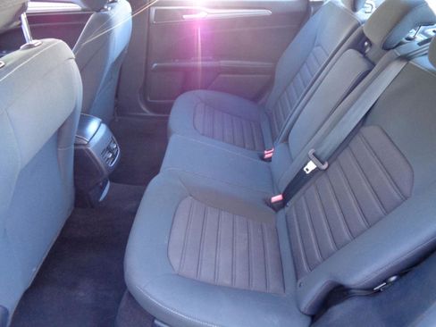 Used 2020 Ford Fusion SE FWD image 6