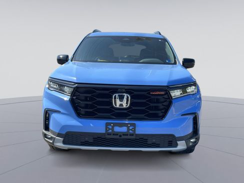 Used 2025 Honda Pilot TrailSport image 12