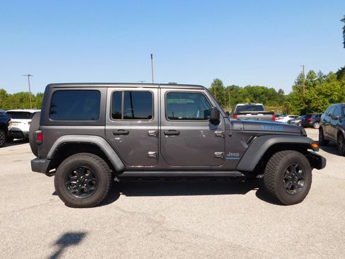 Used 2023 Jeep Wrangler Unlimited w/ Cold Weather Group AWD/4WD image 5