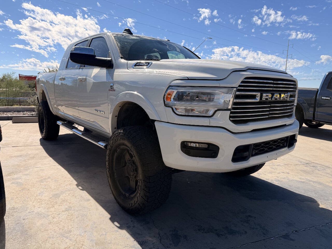 Used 2019 RAM 2500 Laramie AWD/4WD image 1