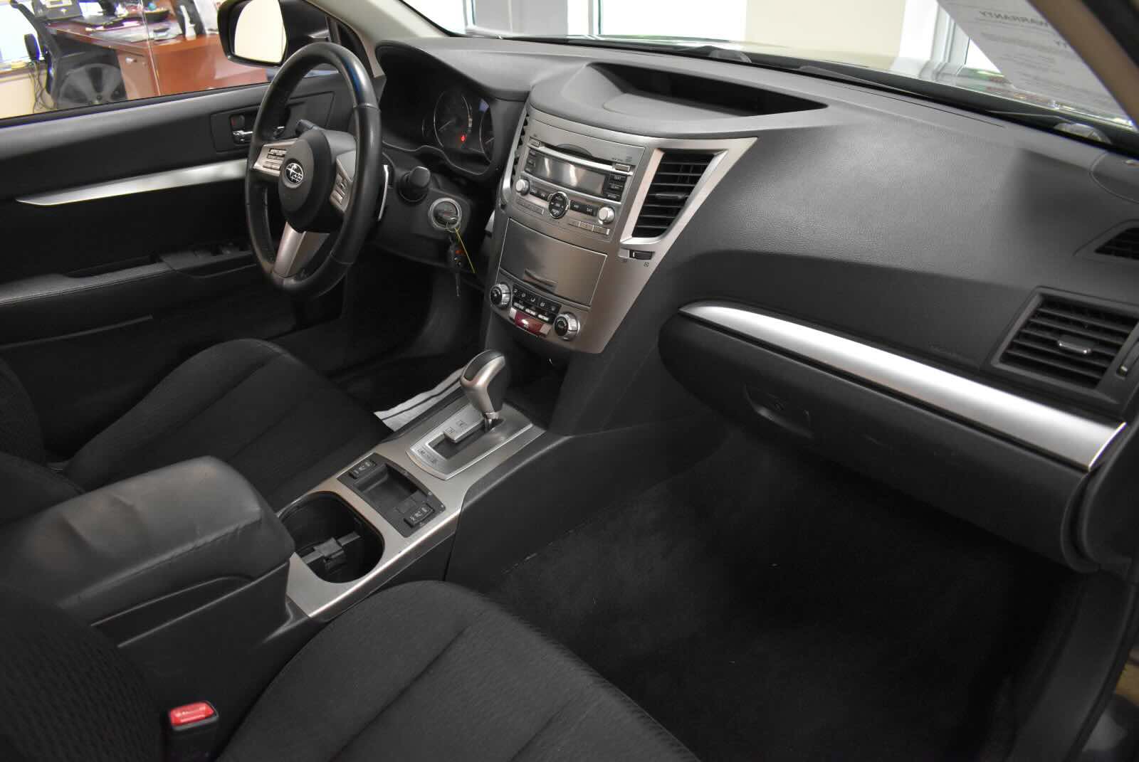 Used 2011 Subaru Outback 2.5i Premium w/ All-Weather Pkg AWD/4WD image 38