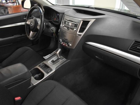 Used 2011 Subaru Outback 2.5i Premium w/ All-Weather Pkg AWD/4WD image 38