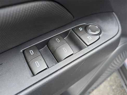 New 2026 Chevrolet Equinox EV LT image 17