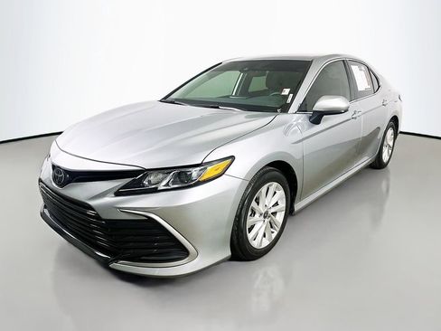 Used 2024 Toyota Camry LE FWD image 3