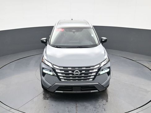 Used 2025 Nissan Rogue SL w/ SL Premium Package image 24