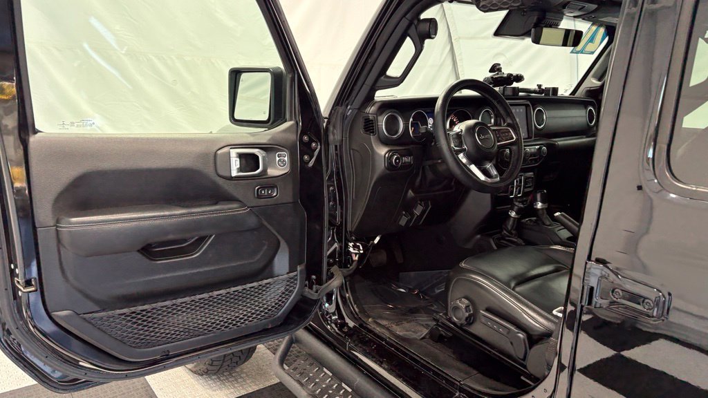Used 2021 Jeep Wrangler Unlimited Sahara w/ Uconnect 4C Nav & Sound Group AWD/4WD image 30