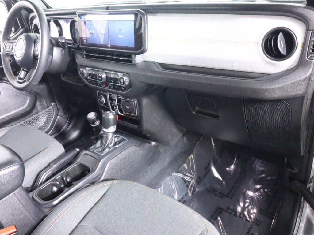 Used 2024 Jeep Wrangler Unlimited w/ Convenience Group AWD/4WD image 46