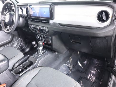 Used 2024 Jeep Wrangler Unlimited w/ Convenience Group AWD/4WD image 46