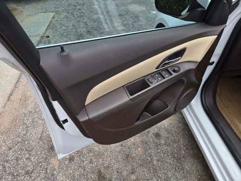 Used 2015 Chevrolet Cruze LTZ FWD image 8