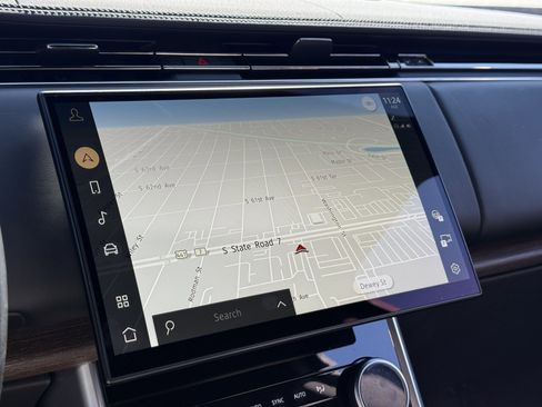 Used 2023 Land Rover Range Rover Long Wheelbase SE image 26