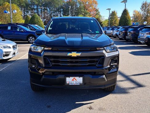 Used 2024 Chevrolet Colorado LT w/ LT Convenience Package II image 3