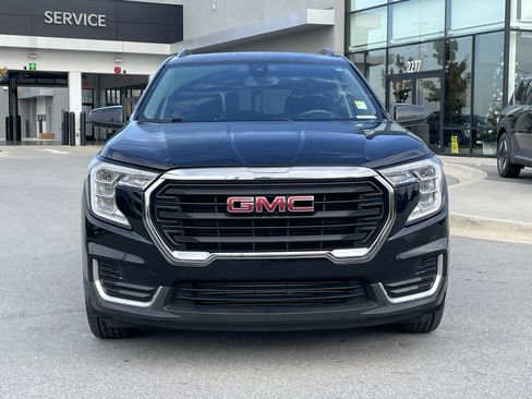 Used 2022 GMC Terrain SLE w/ Driver Convenience Package image 2