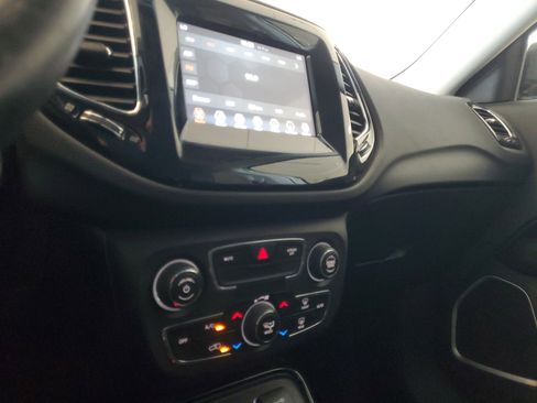 Used 2020 Jeep Compass Altitude image 28