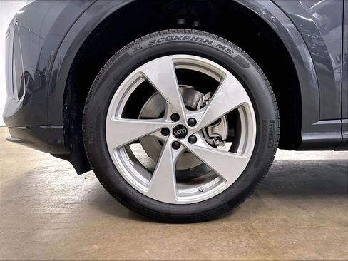 Certified 2025 Audi Q5 Premium w/ Premium Plus AWD/4WD image 12