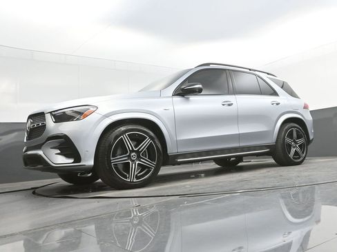 Used 2025 Mercedes-Benz GLE 450e 4MATIC image 41