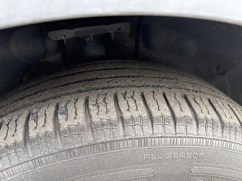 Used 2020 Kia Sorento LX AWD/4WD image 12