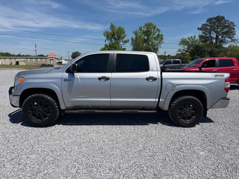 Used 2014 Toyota Tundra SR5 w/ SR5 Upgrade Package AWD/4WD image 3