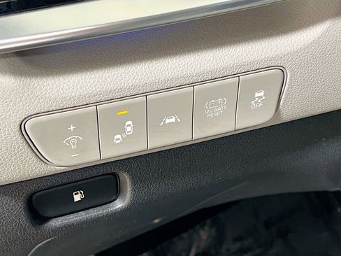 Used 2022 Kia Niro Touring Special Edition image 10